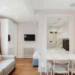 Beaufort Gem Chelsea Apartment